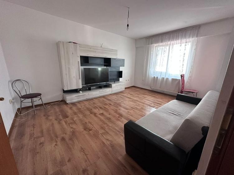 Inchiriez apartament ultracentral in Gaesti - 6