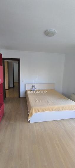 Apartament cu 3 camere decomandat, mobilat în Bună Ziua