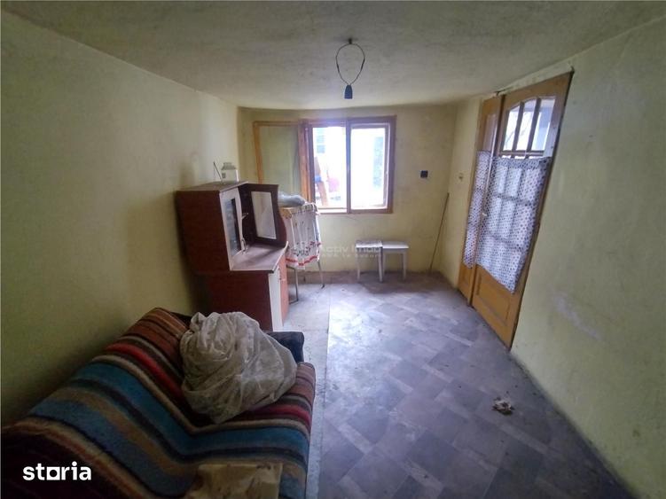 Casă cu 7 camere cu Teren 540 Mp în Berliște