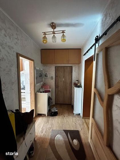 Apartament cu 3 camere decomandat în Săsar