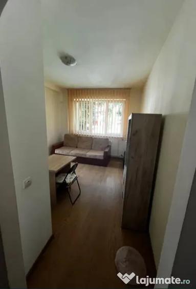 Garsonieră decomandată în Noua