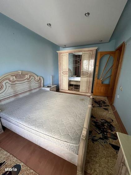 Apartament cu 3 camere decomandat în Obor