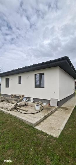 Casă cu 3 camere cu Teren 650 Mp în Holboca