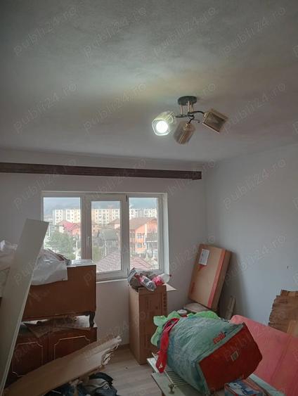 Apartament cu 3 camere decomandat în Mătăsari