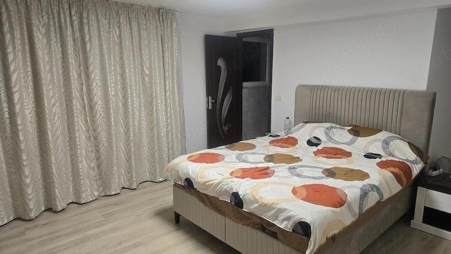 Casă cu 6 camere cu Teren 483 Mp în Domnești