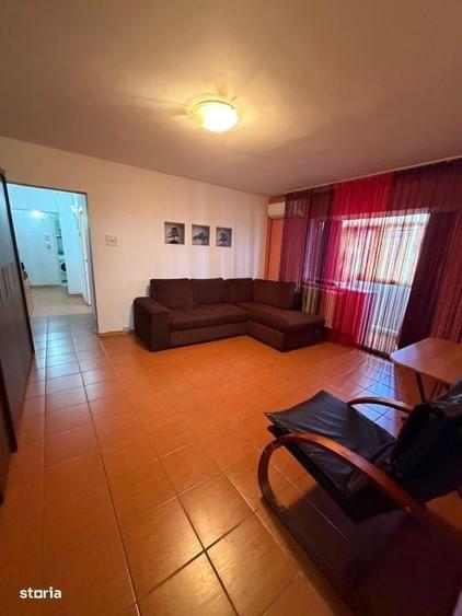 Apartament cu 3 camere semidecomandat în Central