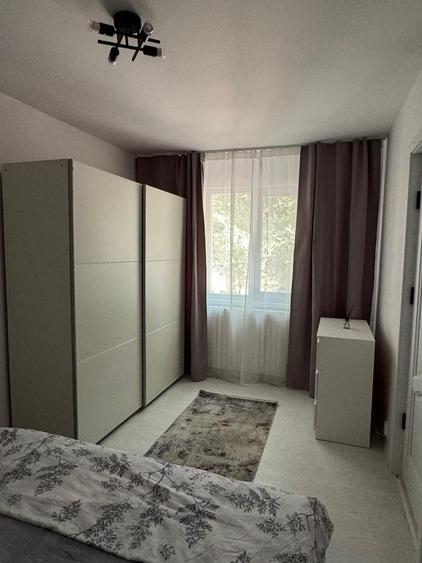 Apartament cu 2 camere semidecomandat, mobilat în Tomis Nord