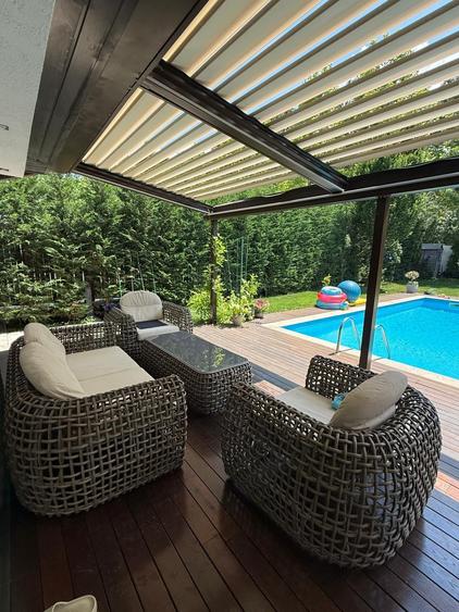 Duplex cu 8 camere cu Piscina în Iancu Nicolae