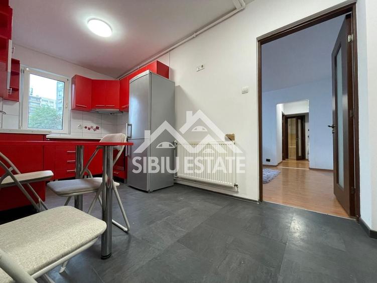 Apartament cu 3 camere semidecomandat, mobilat în Hipodrom 3