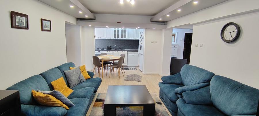Apartament cu 4 camere decomandat în Central