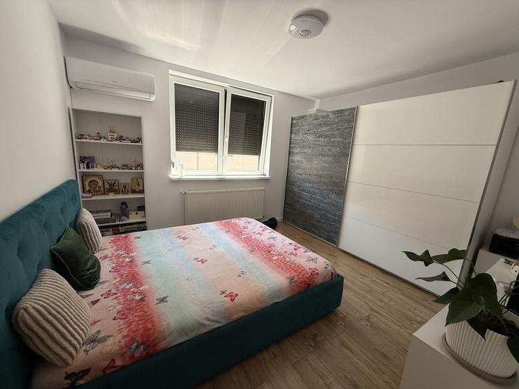 Apartament cu 3 camere în Petrești