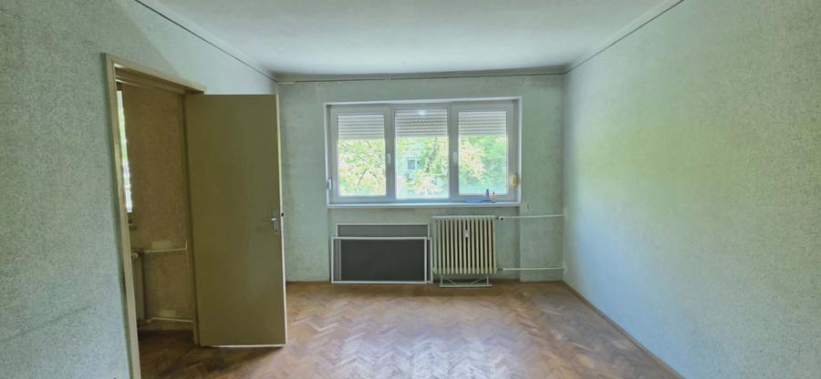 Apartament cu 3 camere decomandat în Nufărul