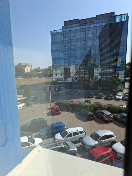 Birou, de 30 mp, în Central