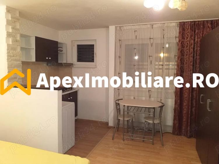 Garsonieră în Titan