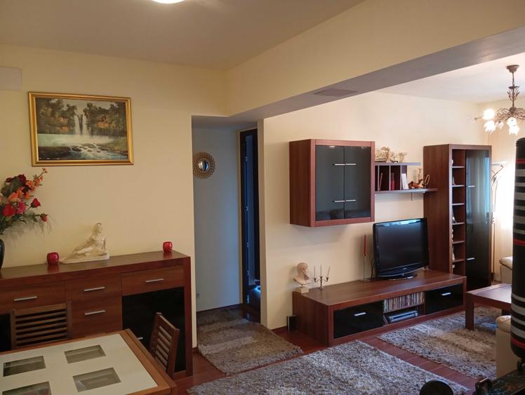 Apartament cu 2 camere semidecomandat în Berceni