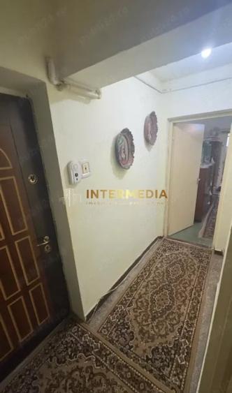 Apartament cu 3 camere nedecomandat, mobilat în Cetate