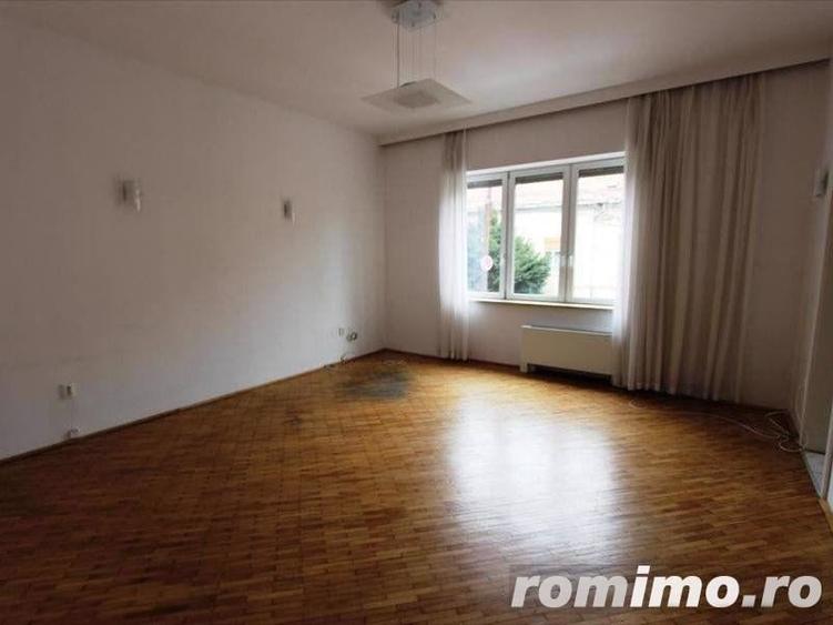 Spațiu comercial, de 642 mp, în Central