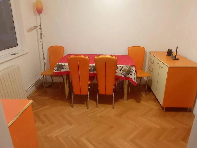 Apartament cu 3 camere decomandat în Dâmbu