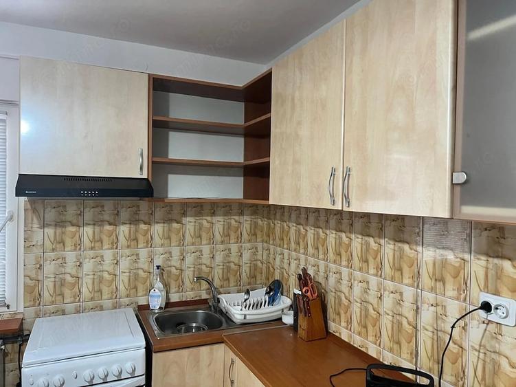 Apartament cu 3 camere decomandat în Aradului