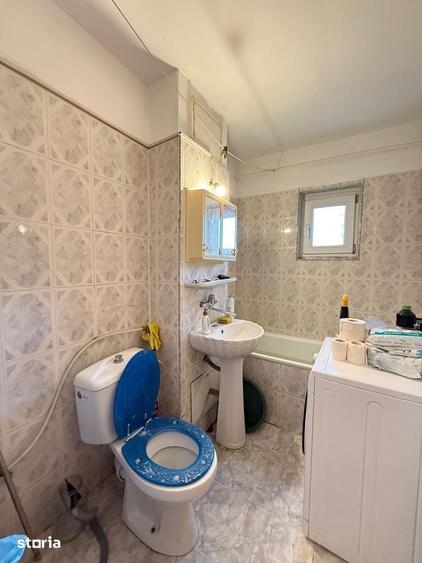 Apartament cu 3 camere decomandat în Calea București