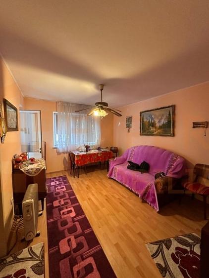 Apartament cu 3 camere semidecomandat în Tomis Nord
