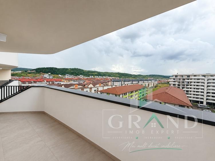 Apartament cu 2 camere semidecomandat, mobilat în Florești