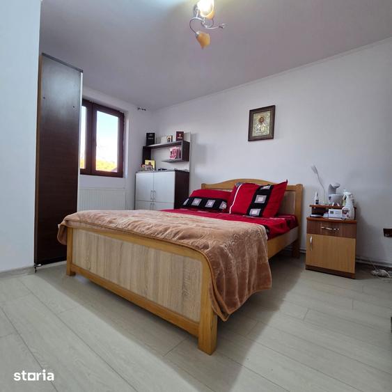 Casă cu 5 camere cu Teren 1270 Mp în Bogdănești