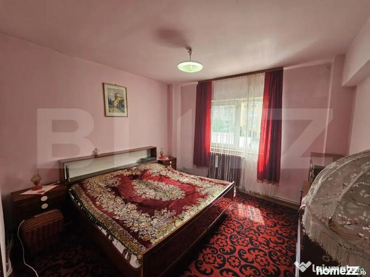 Apartament cu 4 camere decomandat în Central