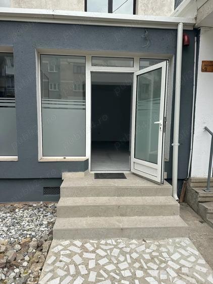 Spațiu comercial, de 90 mp, în Central