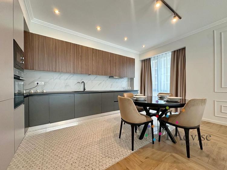 Apartament cu 3 camere decomandat, mobilat în Central