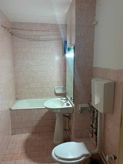 Apartament cu 3 camere decomandat în Iosia