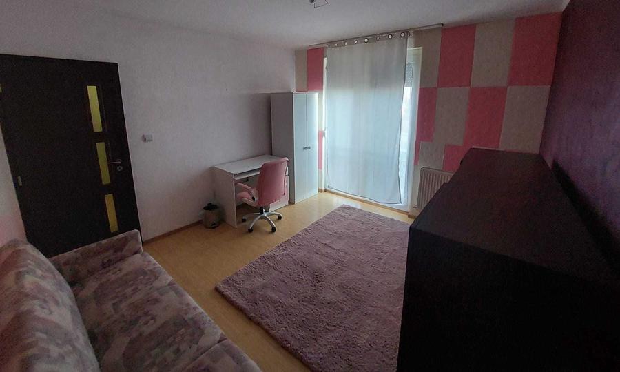 Apartament cu 3 camere decomandat în Micălaca