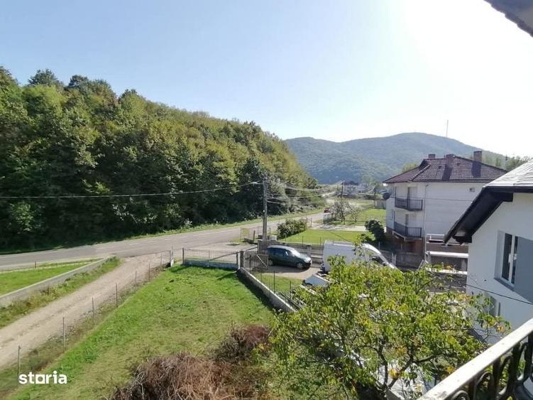 Casă cu 4 camere în Călinești-Oaș