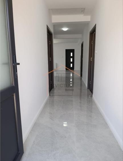 Casă individuală cu 4 camere cu Canalizare în Câmpineanca