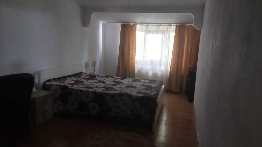 Apartament cu 3 camere semidecomandat în Aleea Tudor Neculai