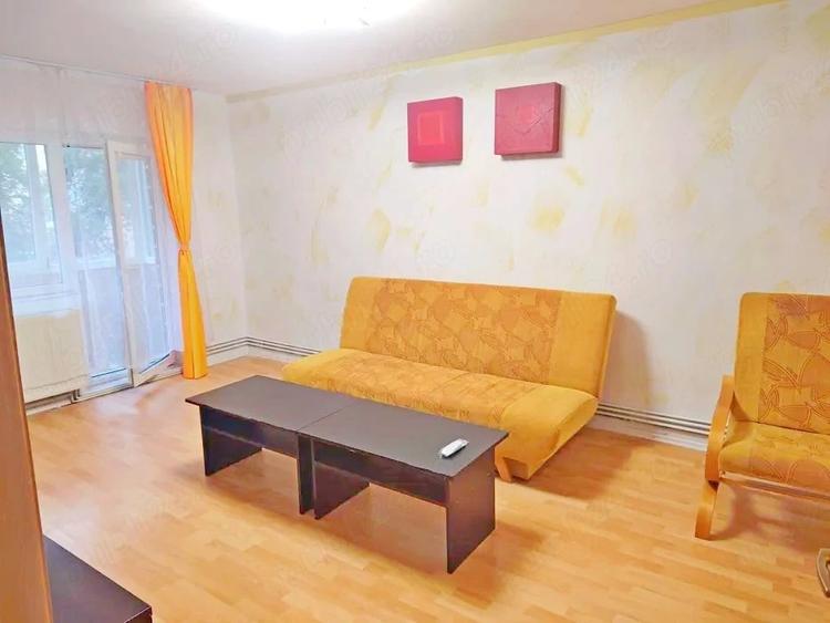 Apartament cu 3 camere decomandat în Bucovina