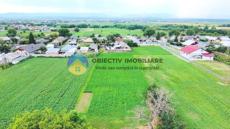 Teren intravilan de 1833 mp, în Podoleni