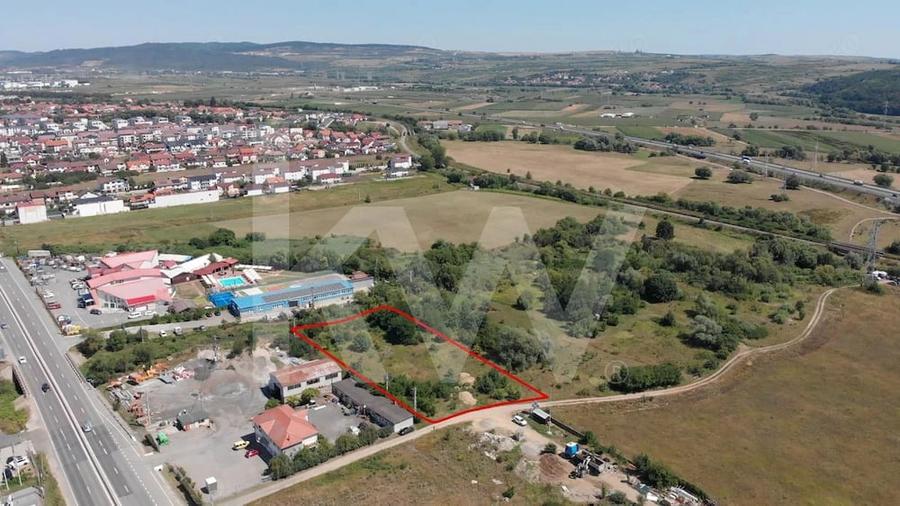 Teren de 5658 mp, în Central