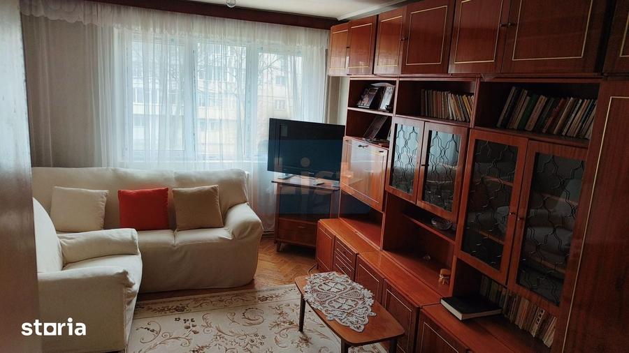 Apartament cu 4 camere decomandat în Central