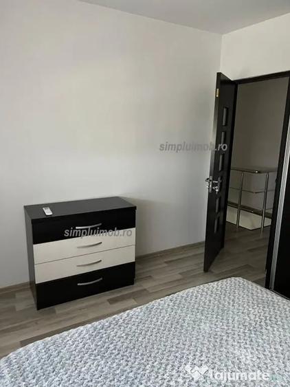 Apartament cu 3 camere semidecomandat în Colentina