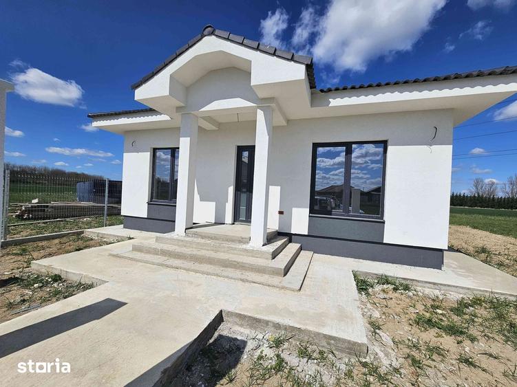 Casă cu 4 camere cu Teren 403 Mp în Oșorhei