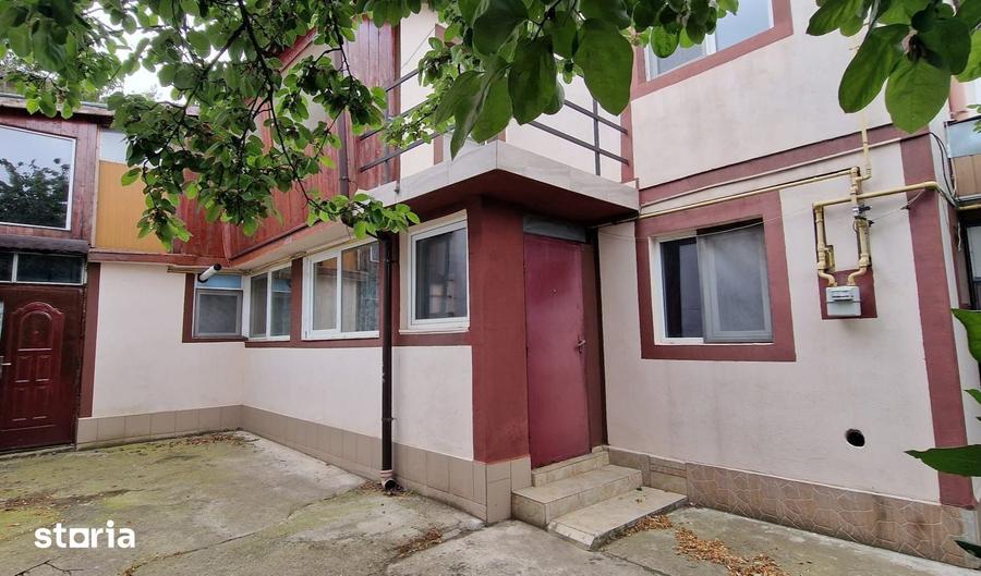 Casă cu 6 camere cu Teren 198 Mp în Berceni