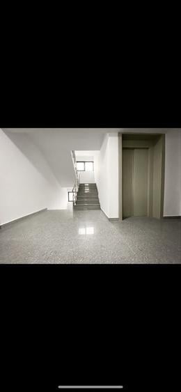 Apartament cu 3 camere semidecomandat în Topoloveni