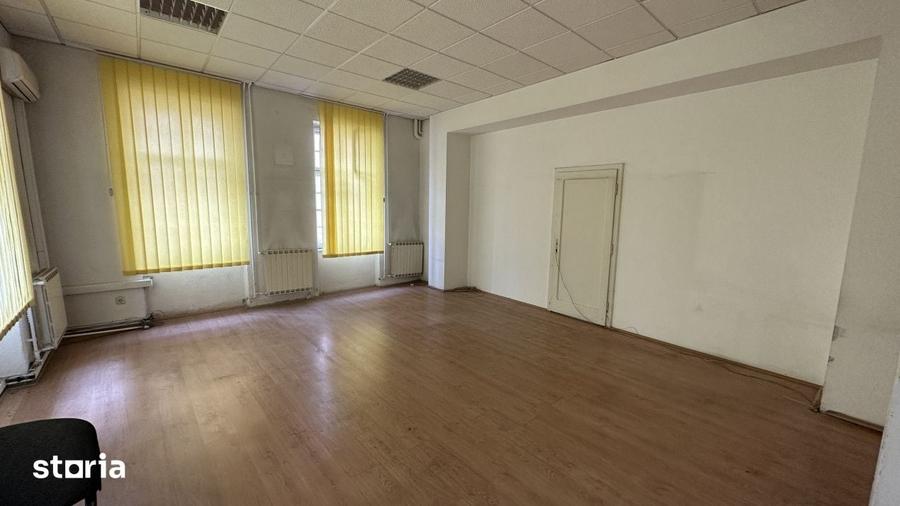 Apartament cu 7 camere în Central