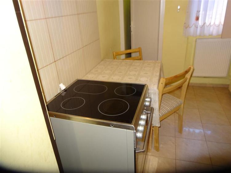 Apartament cu 2 camere semidecomandat, mobilat în P-ța Gării
