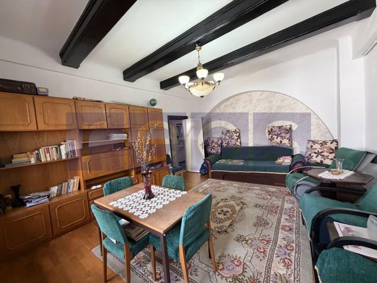 Apartament cu 4 camere decomandat în Ștefan cel Mare