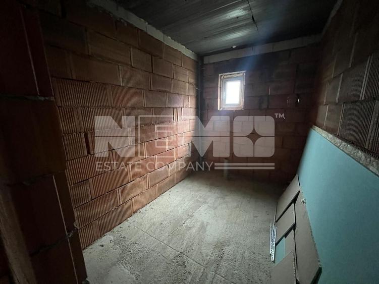 Casă individuală cu 6 camere cu Canalizare în Dornești