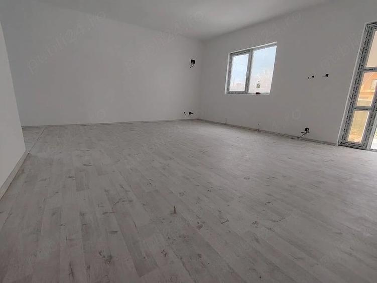 Casă cu Teren 210 Mp în Central