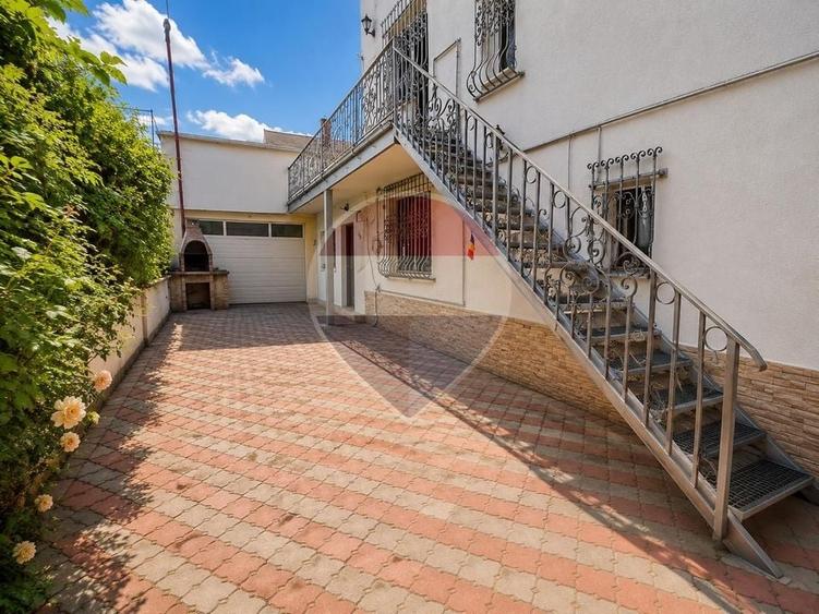 Casă individuală cu 6 camere cu Teren 169 Mp în Cotroceni