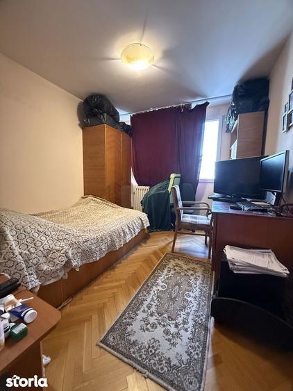 Apartament cu 4 camere decomandat în Drumul Taberei
